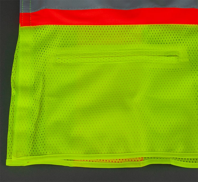 Vest-close-up-outside-pocket-min